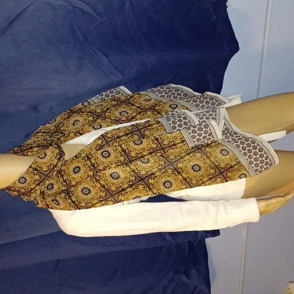 Long Beautiful Brown, Black, White &  Red Scarf/Wrap - Picture 4 of 9